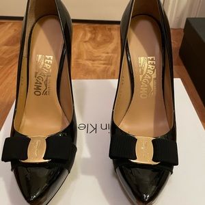 Patent leather Ferragamo pumps